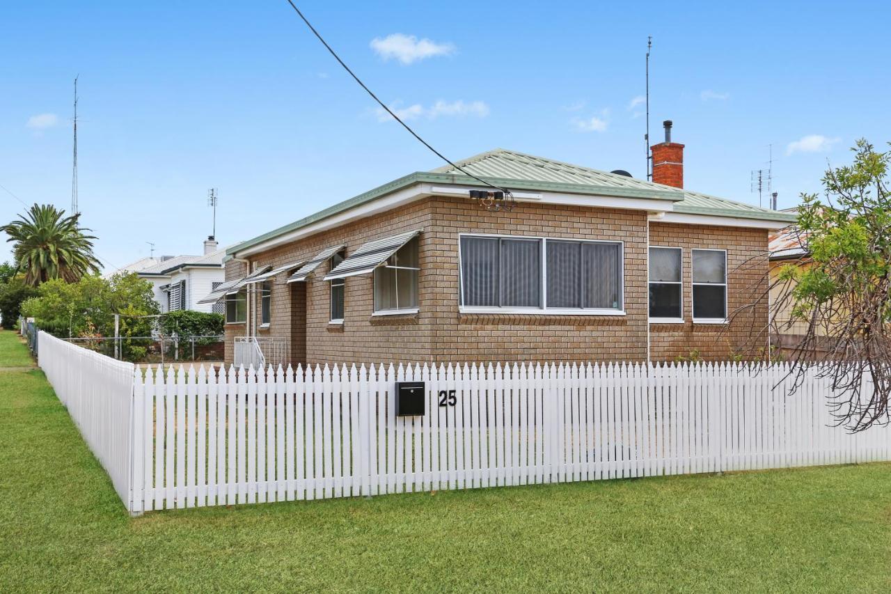 King'S Park Villa Tamworth Luaran gambar